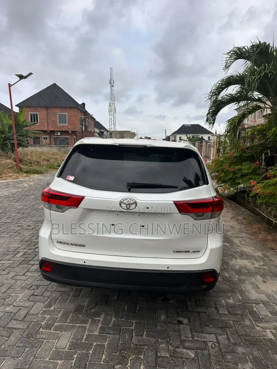 Toyota Highlander Limited Platinum 4dr SUV AWD (3.5L 6cyl 6A) 2015