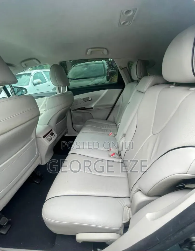 Toyota Venza 2011 Green