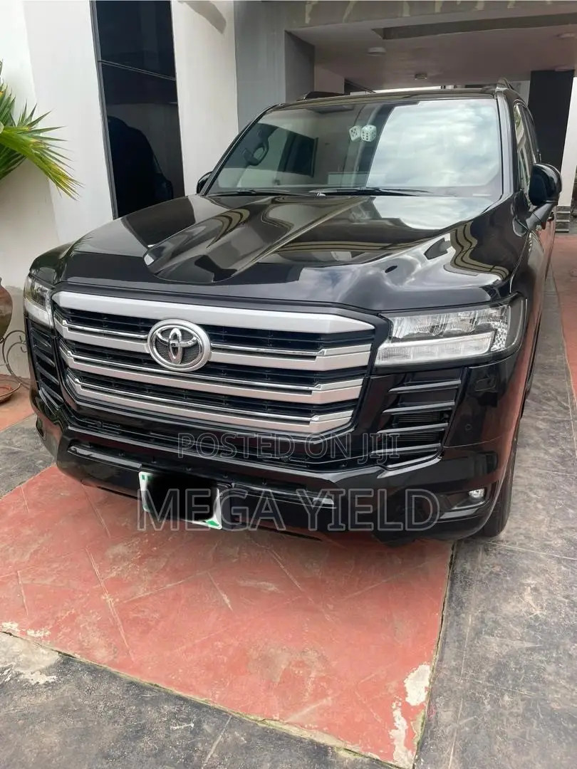 Toyota Land Cruiser 79 Series 2022 Black