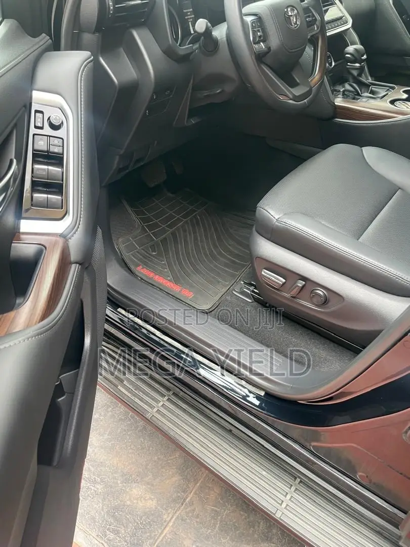 Toyota Land Cruiser 79 Series 2022 Black