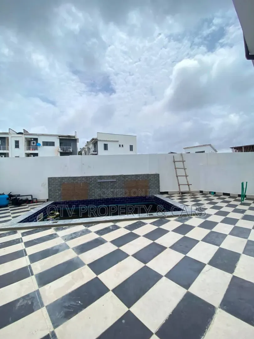 4bdrm Duplex in Lekki Expressway for sale