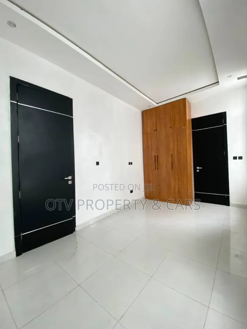 4bdrm Duplex in Lekki Expressway for sale