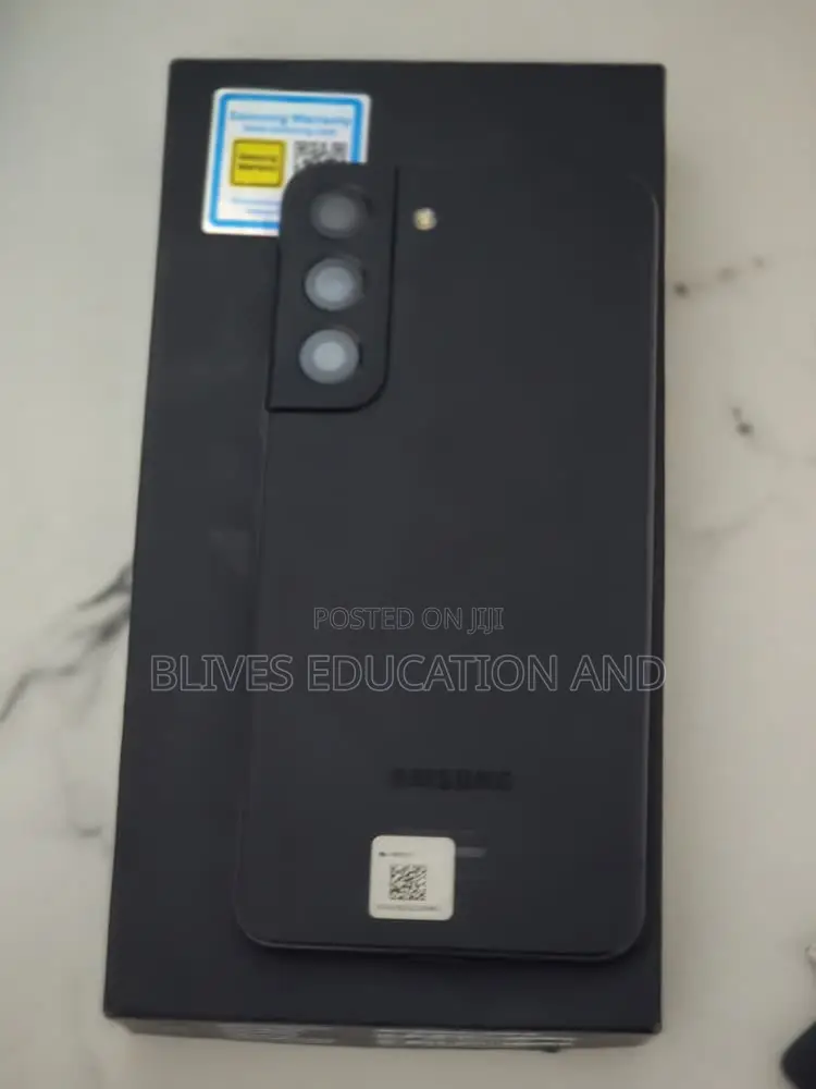 Samsung Galaxy S22 5G 128 GB Black