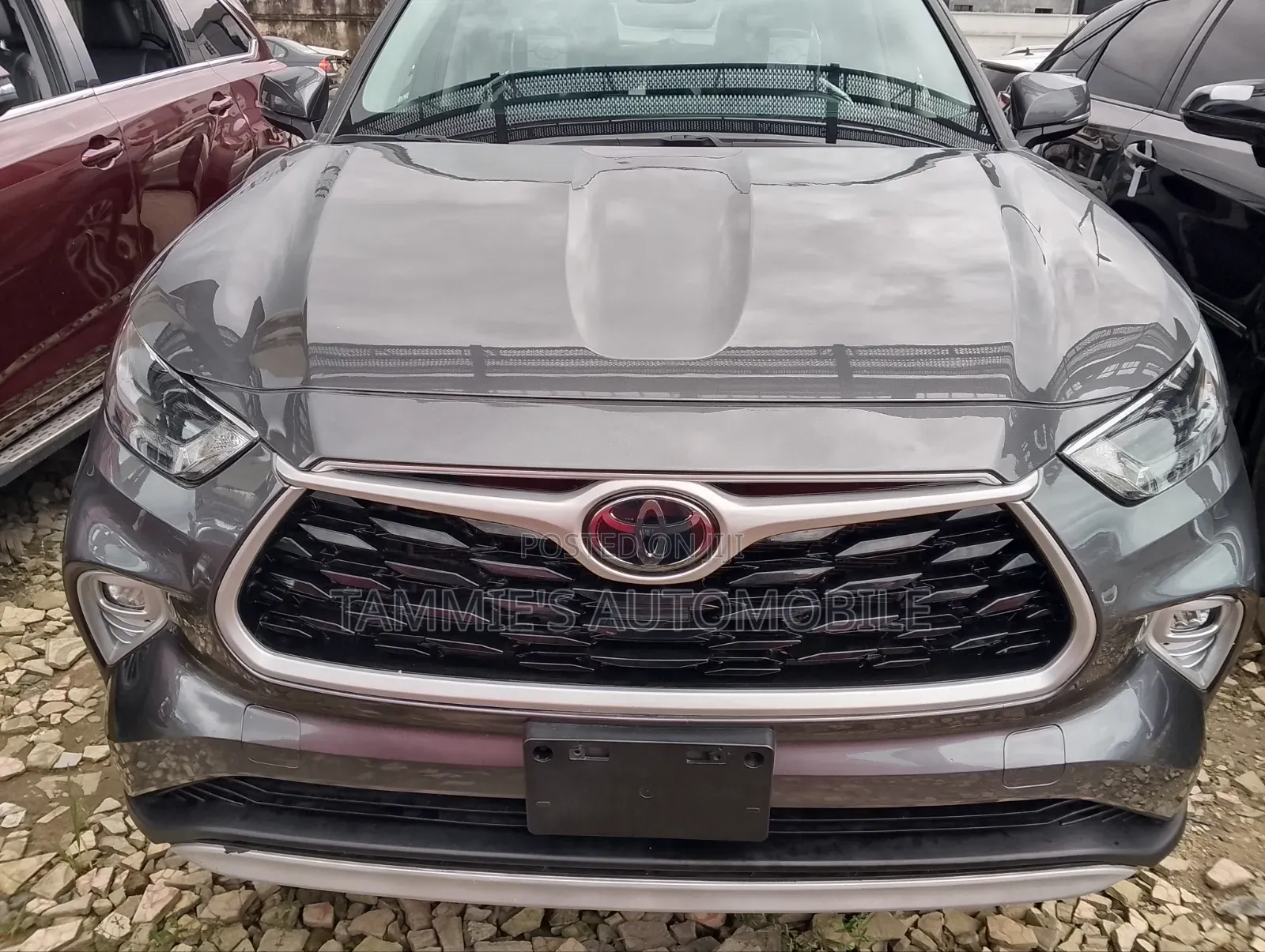 Toyota Highlander XLE 2022 Matt Black