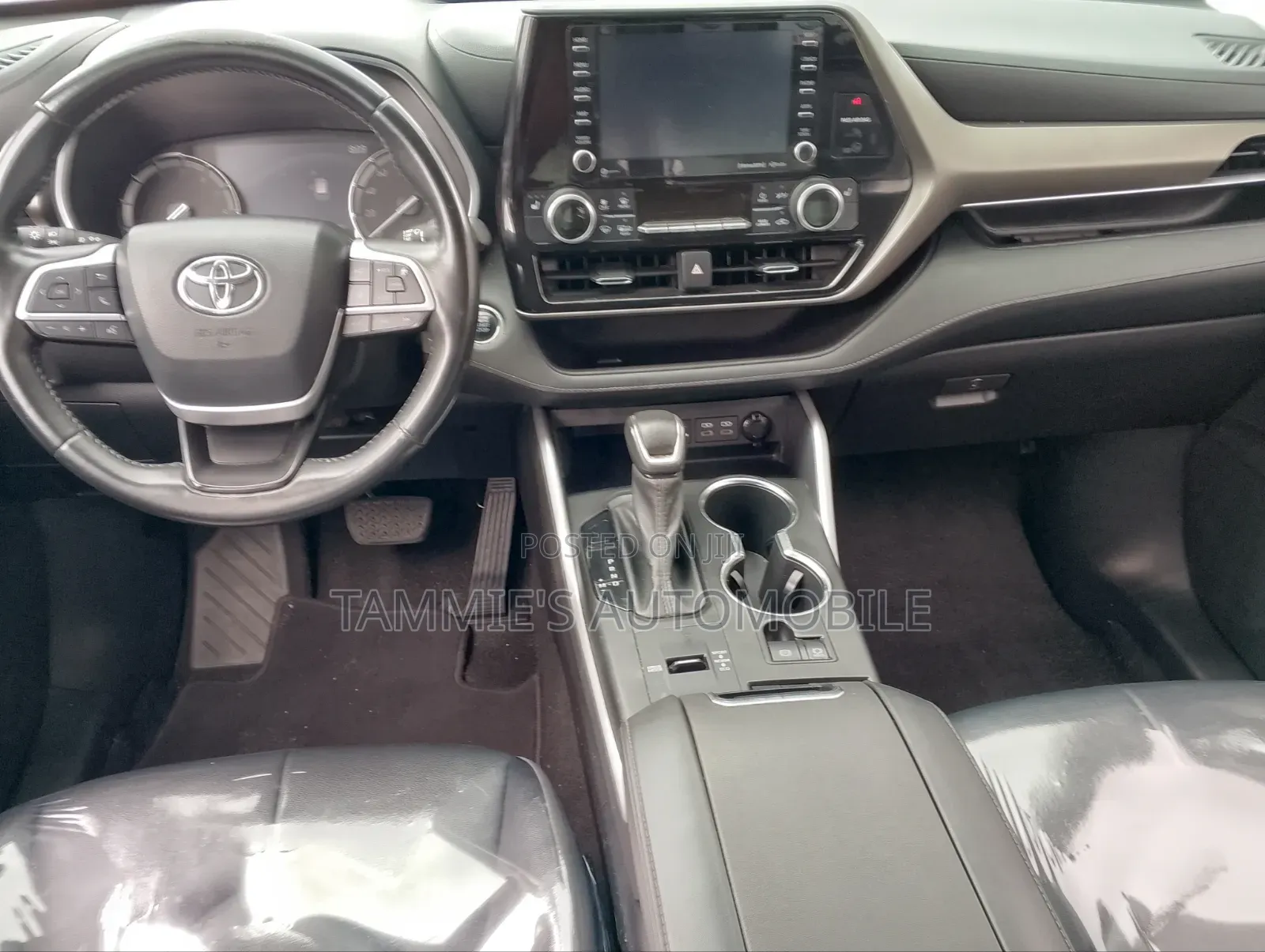 Toyota Highlander XLE 2022 Matt Black