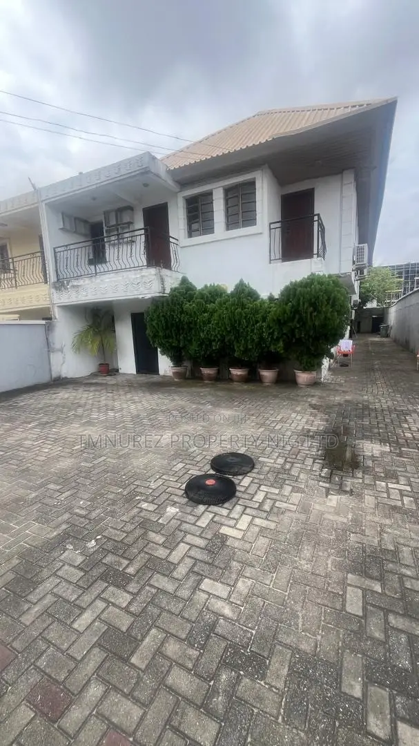 7 Bedrooms Duplex for Rent