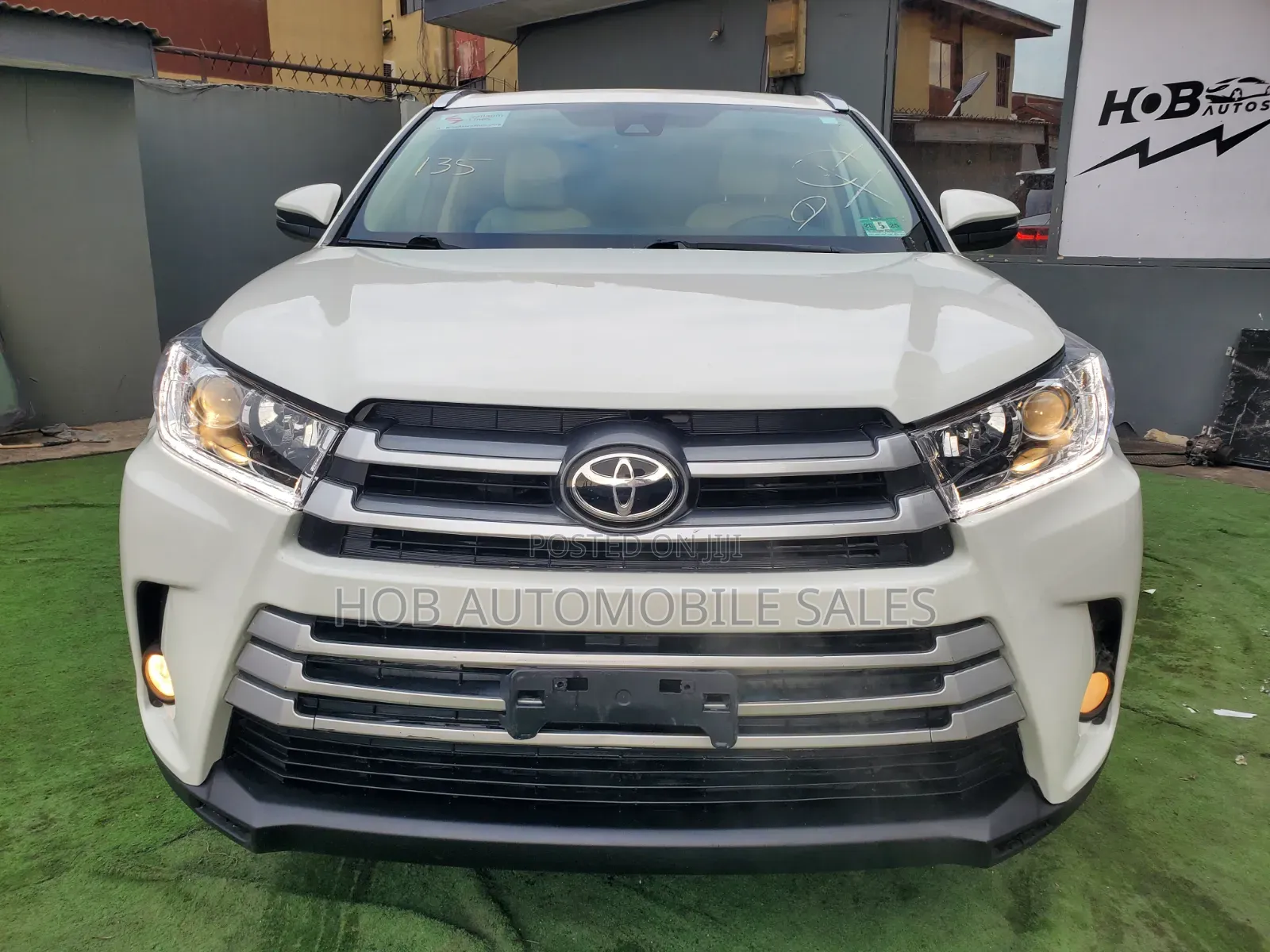 Toyota Highlander XLE 4x4 V6 (3.5L 6cyl 8A) 2018 White