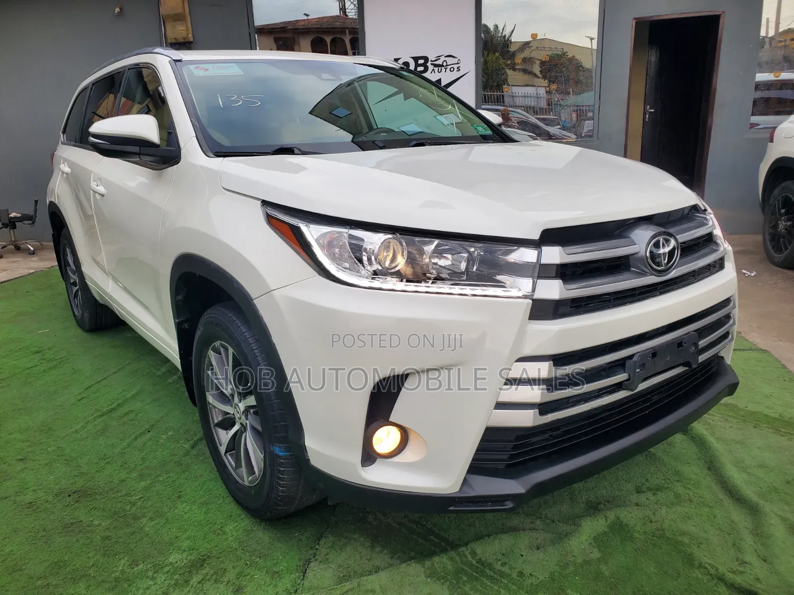 Toyota Highlander XLE 4x4 V6 (3.5L 6cyl 8A) 2018 White
