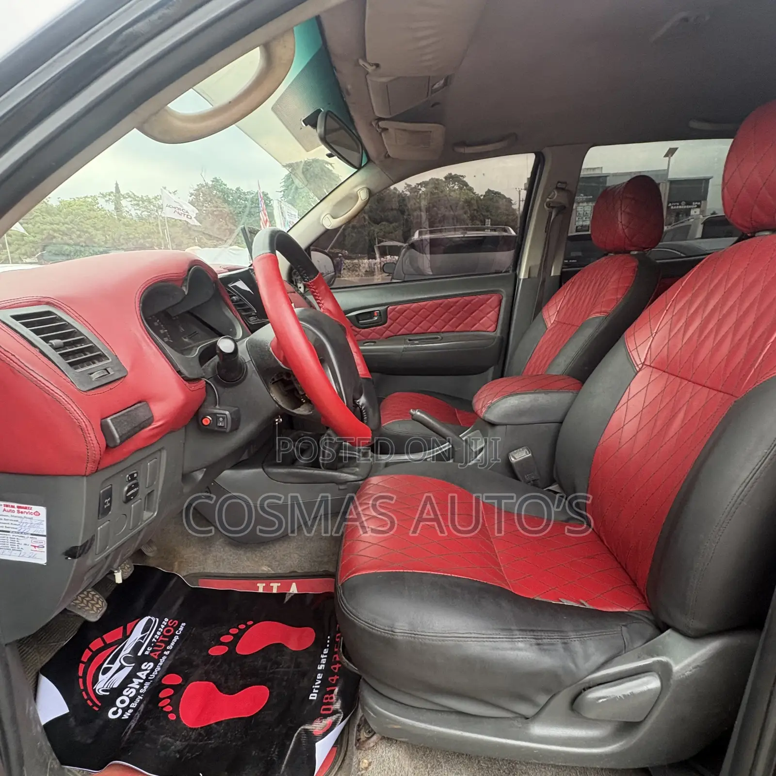Toyota Hilux 2012 Black