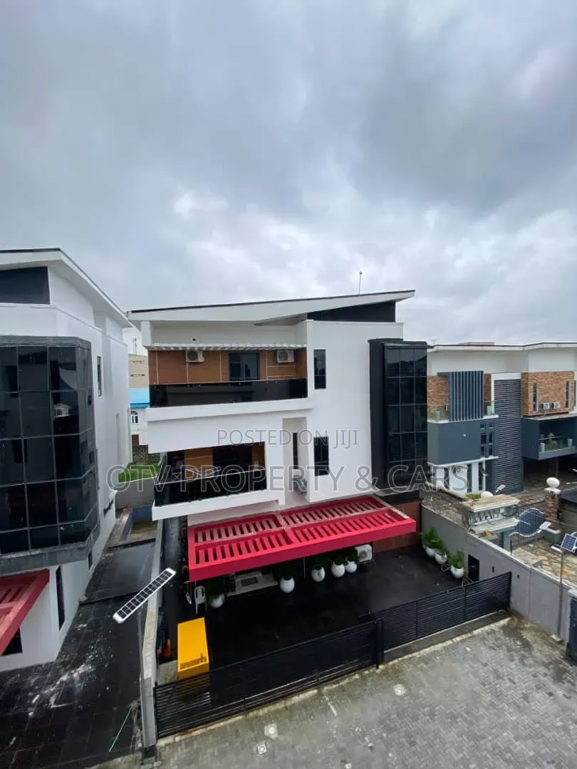 5bdrm Duplex in Ologolo for sale