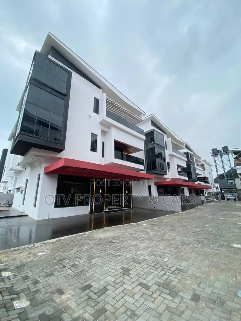 5bdrm Duplex in Ologolo for sale