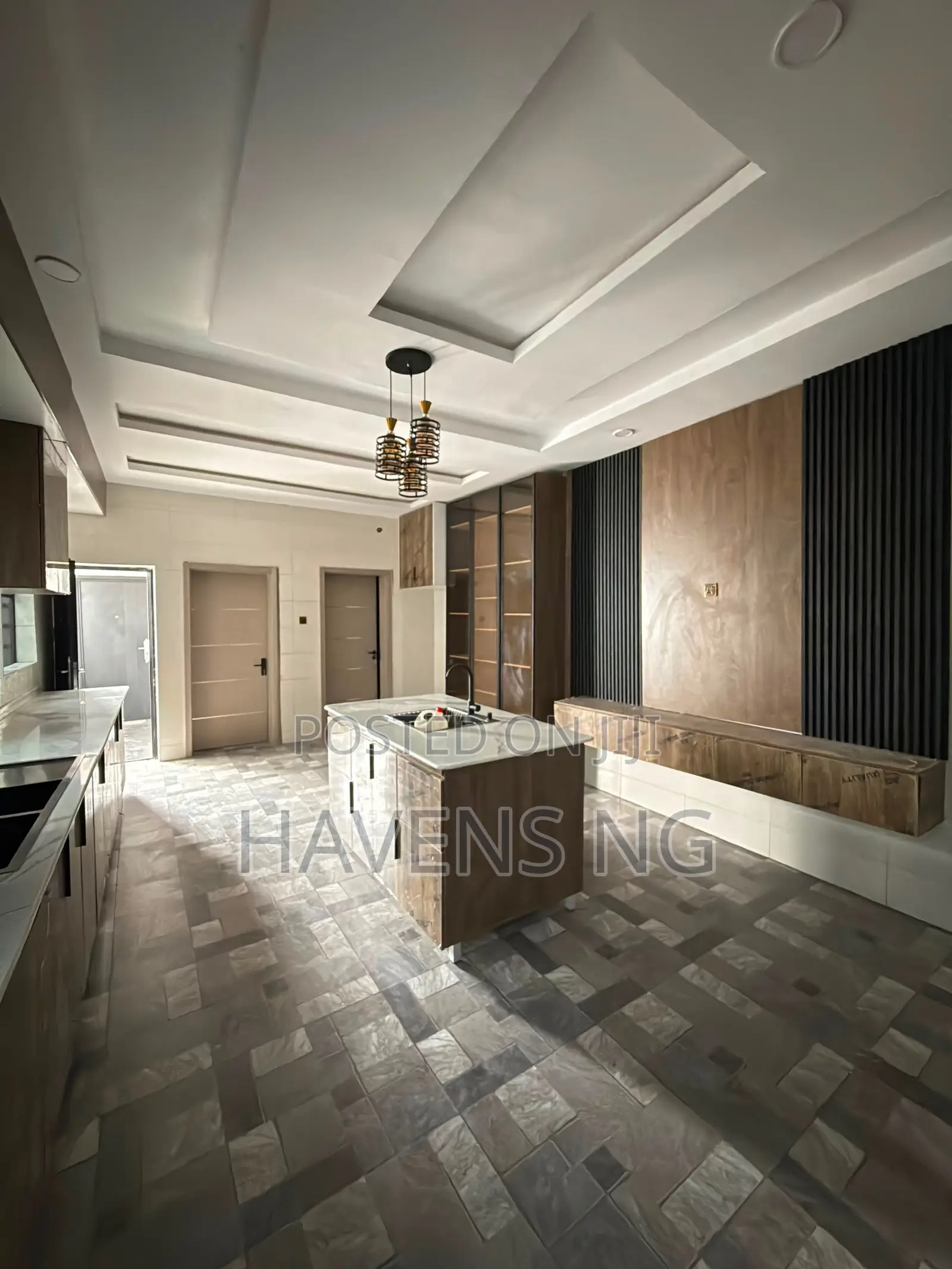 4bdrm Duplex in Basorun for sale