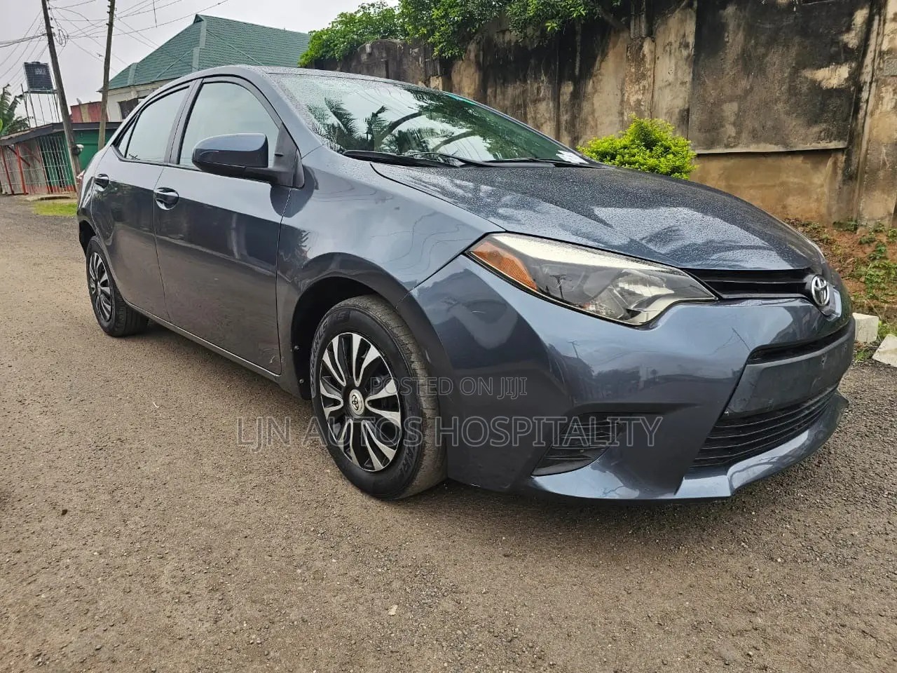 Toyota Corolla LE 4dr Sedan (1.8L 4cyl CVT) 2014 Gray