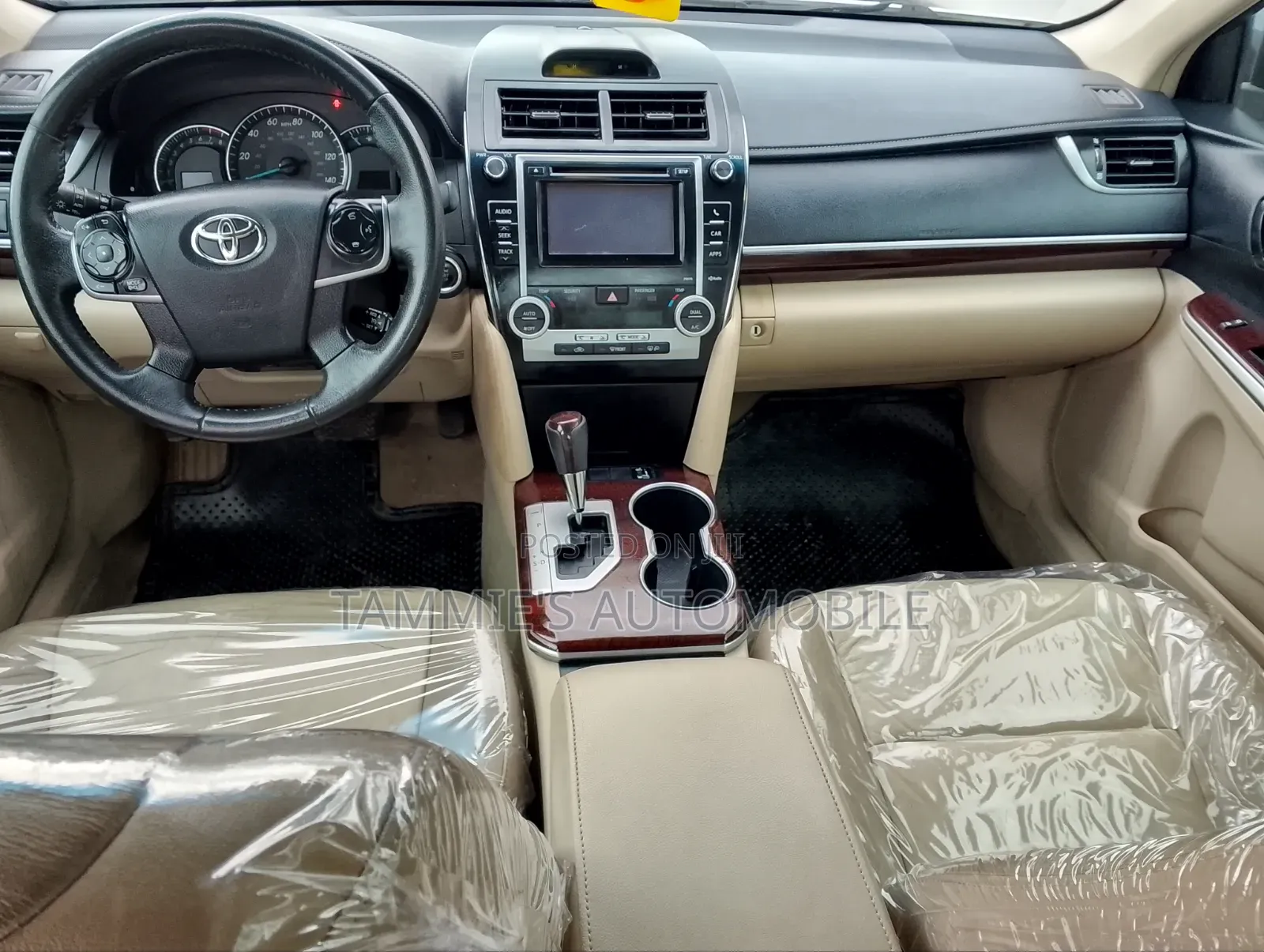 Toyota Camry XLE V6 4dr Sedan (3.5L 6cyl 6A) 2013 White