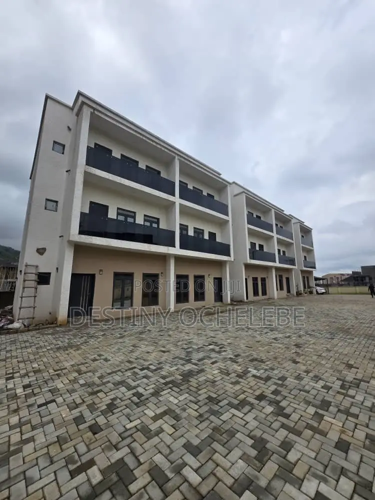 4bdrm Duplex in Wuse 2 for rent