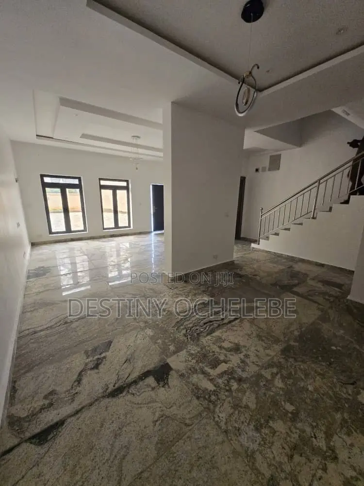 4bdrm Duplex in Wuse 2 for rent