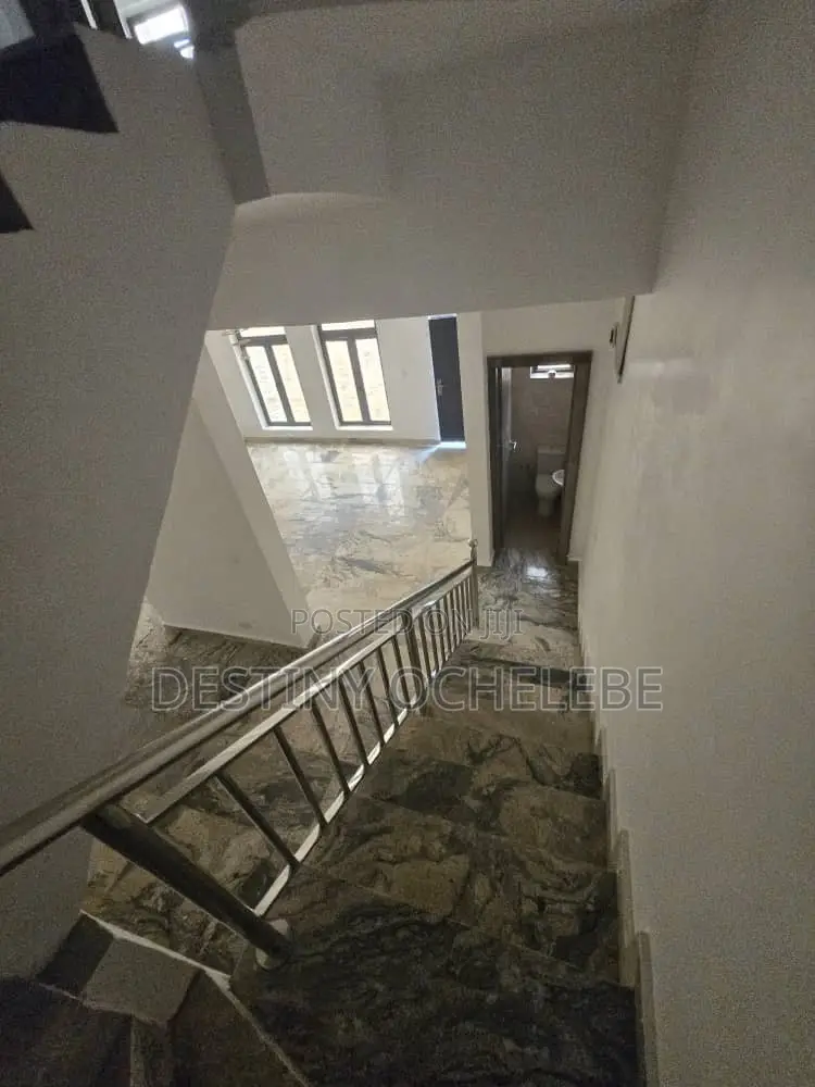 4bdrm Duplex in Wuse 2 for rent