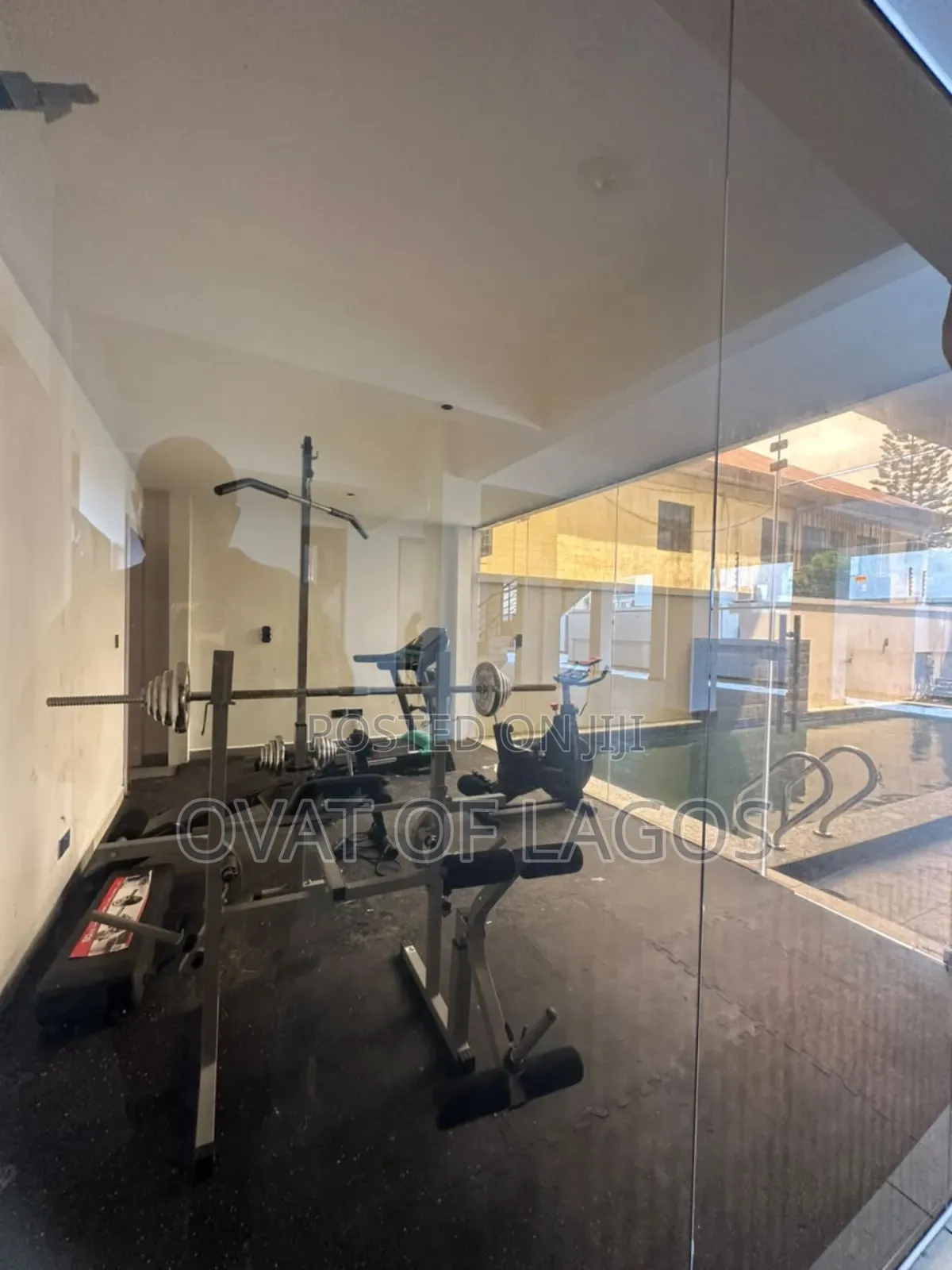 3bdrm Apartment in Lekki Phase 1 for sale