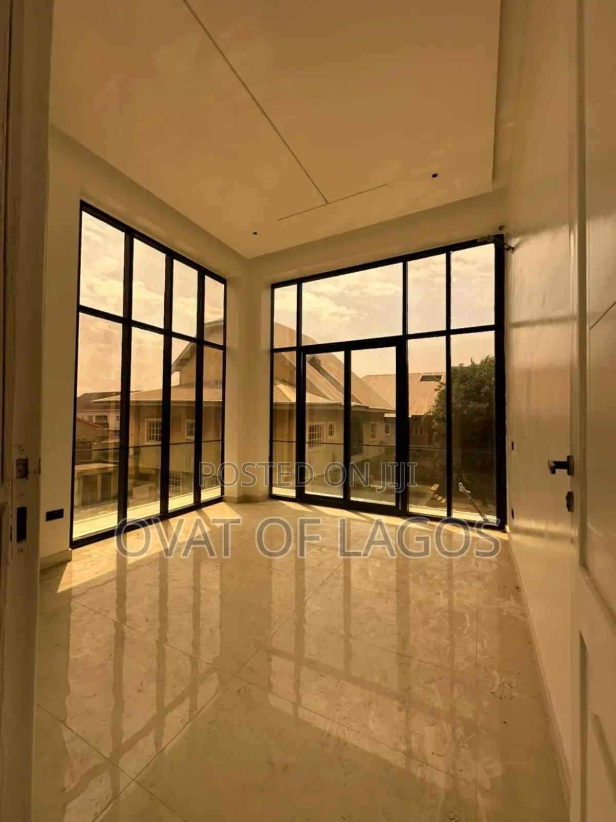 3bdrm Apartment in Lekki Phase 1 for sale