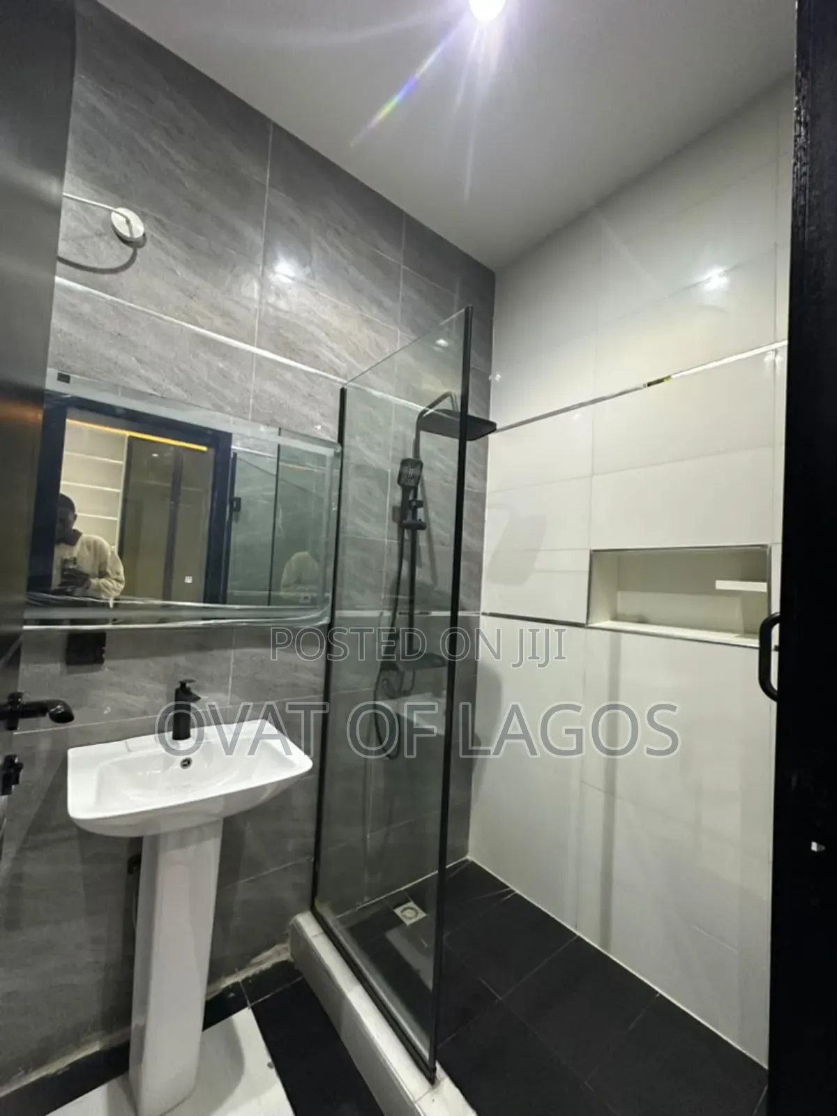 2bdrm Apartment in Lekki Phase 1 for sale