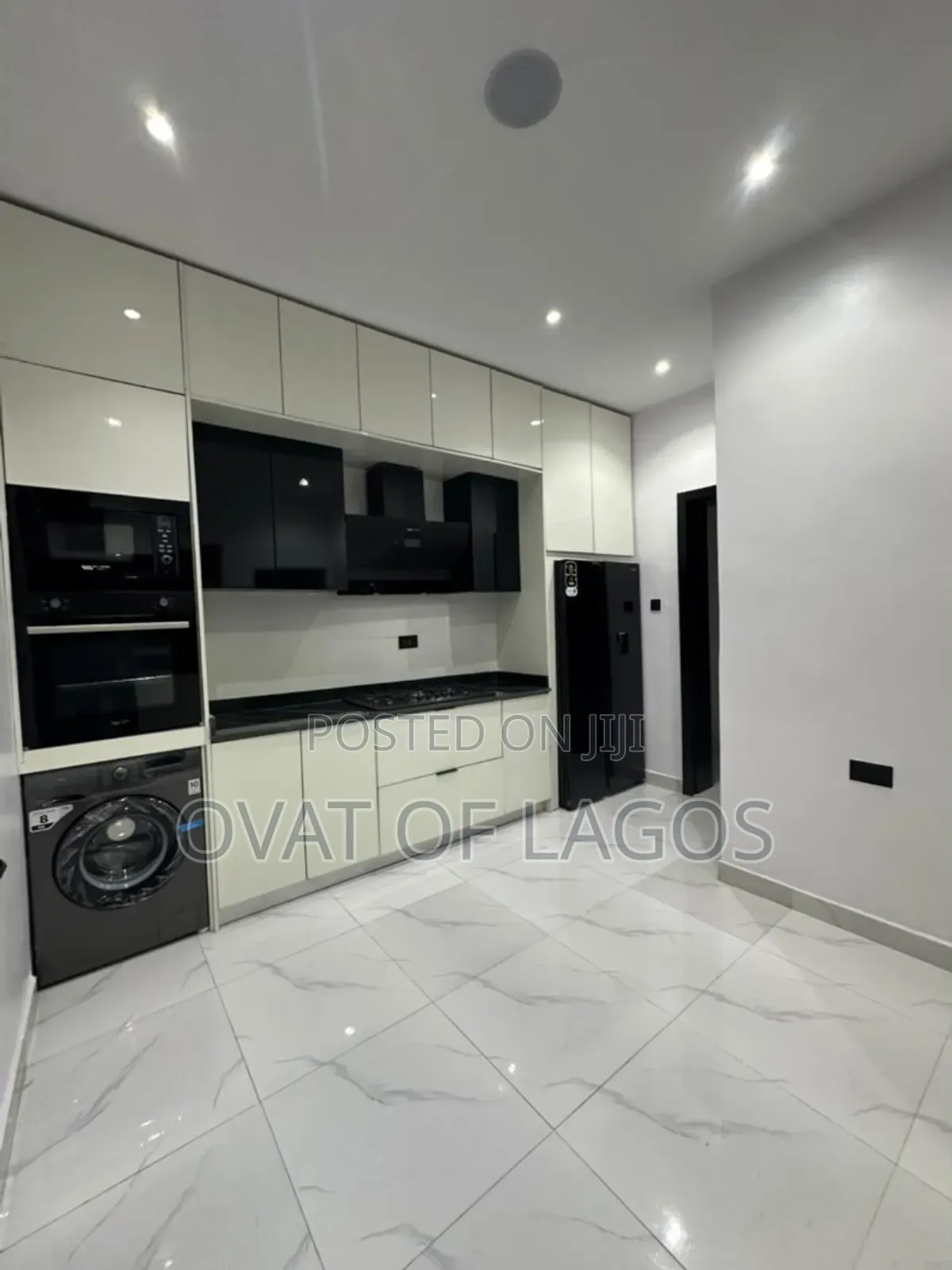 2bdrm Apartment in Lekki Phase 1 for sale