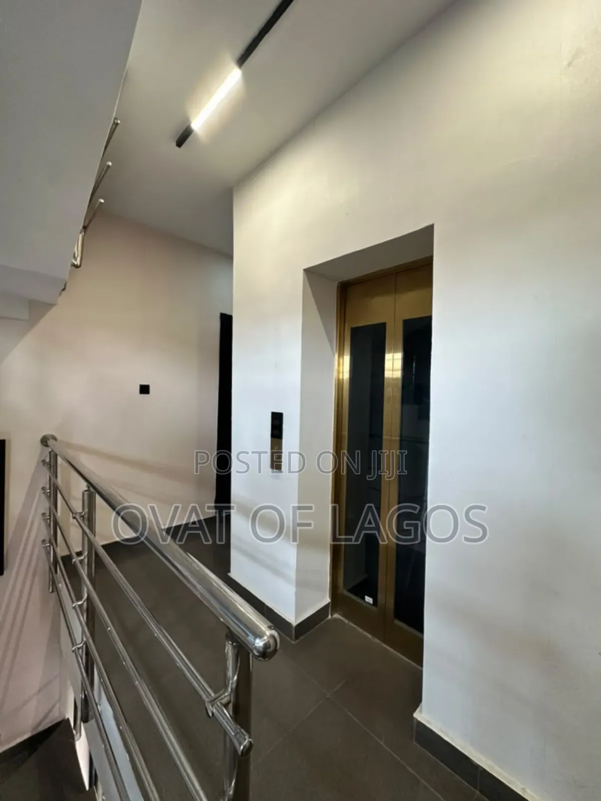 2bdrm Apartment in Lekki Phase 1 for sale
