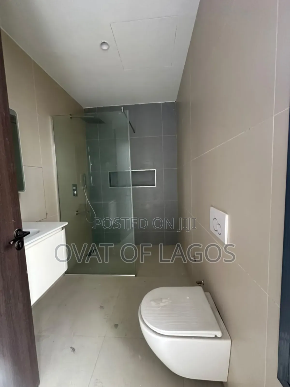 2bdrm Apartment in Lekki Phase 1 for sale