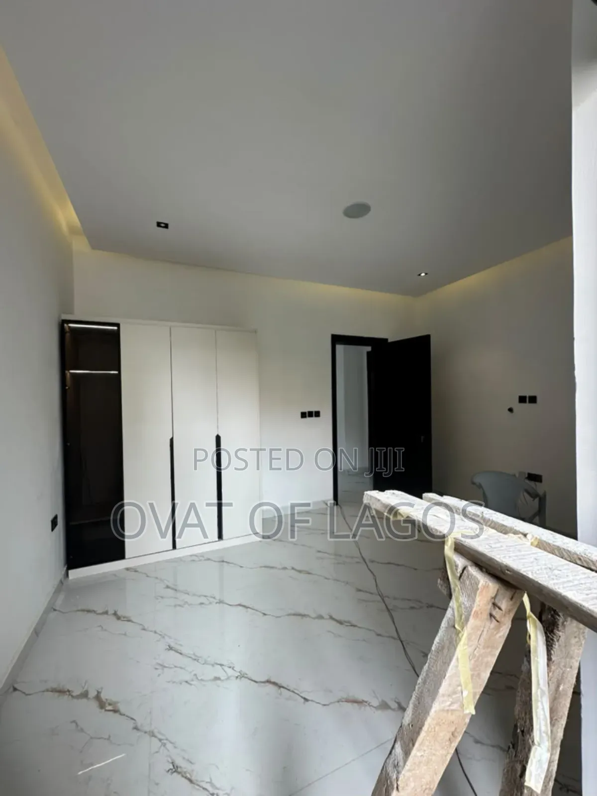 2bdrm Apartment in Lekki Phase 1 for sale