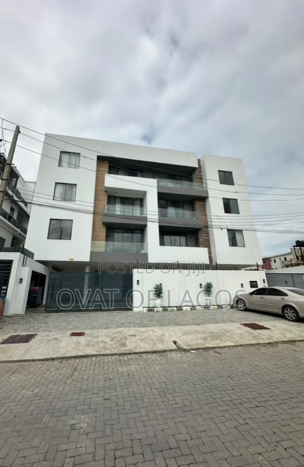1bdrm Apartment in Lekki Phase 1 for sale