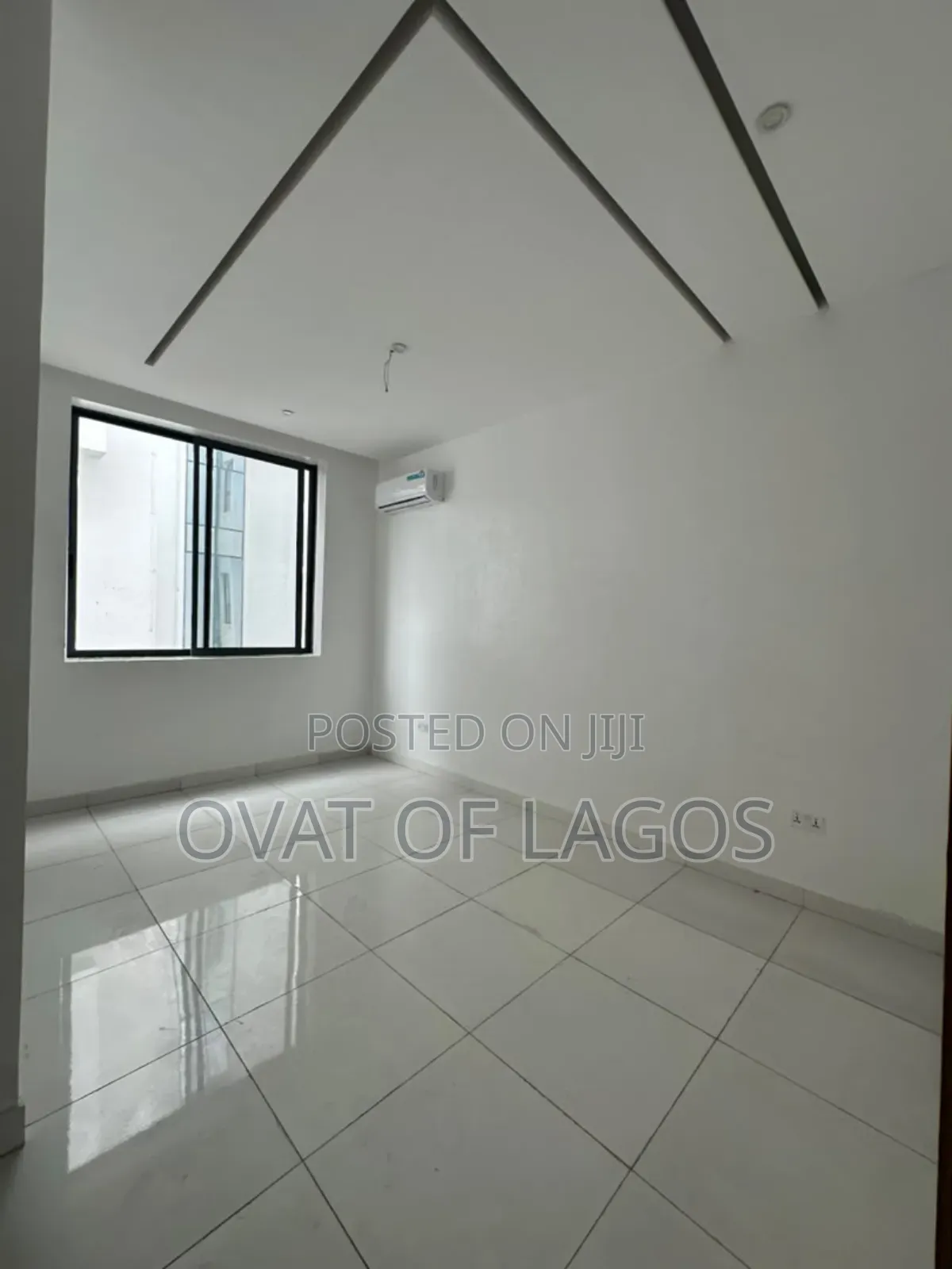 1bdrm Apartment in Lekki Phase 1 for sale