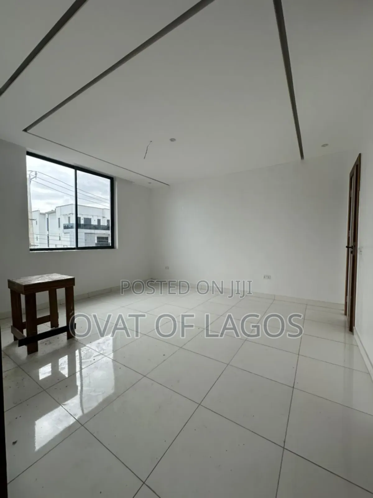 1bdrm Apartment in Lekki Phase 1 for sale