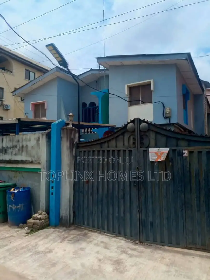 3bdrm Block of Flats in Grandmates, Ago Palace for sale