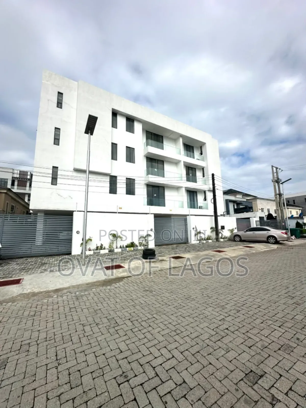 2bdrm Apartment in Lekki Phase 1 for sale