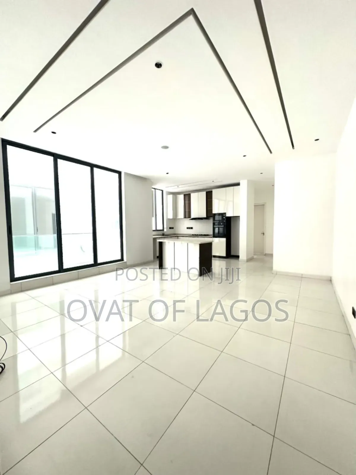 2bdrm Apartment in Lekki Phase 1 for sale