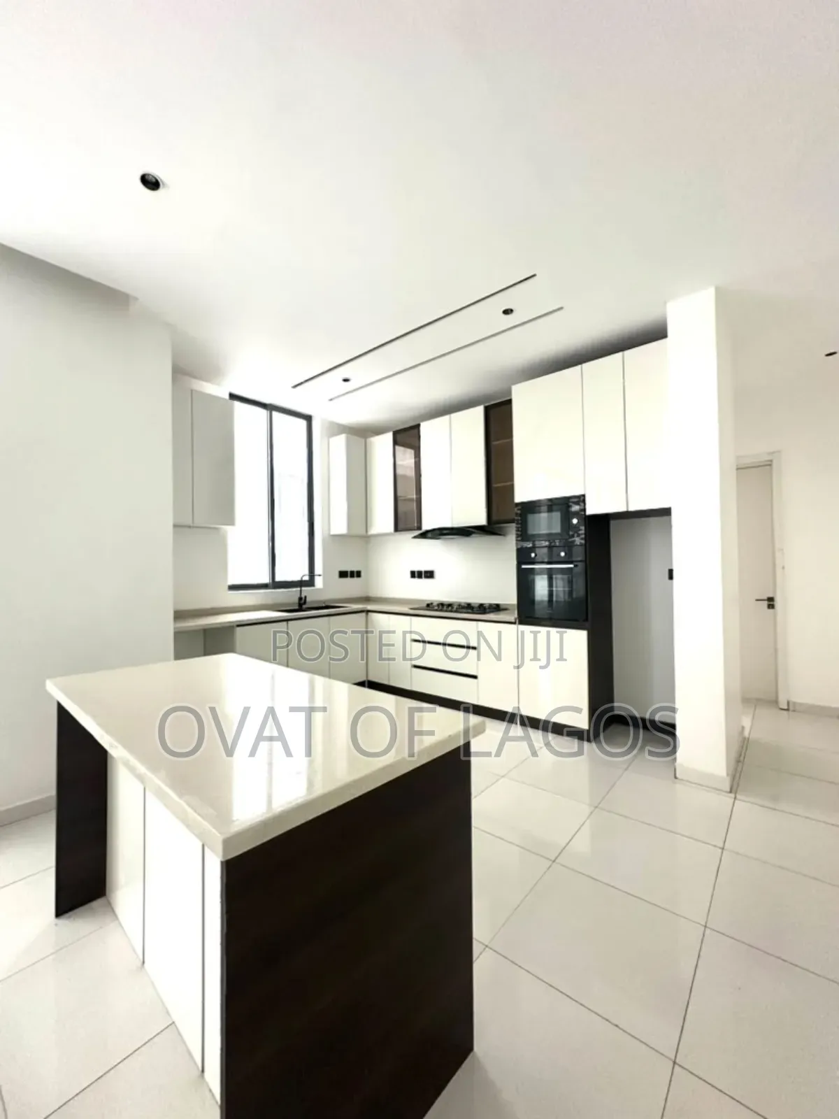 2bdrm Apartment in Lekki Phase 1 for sale
