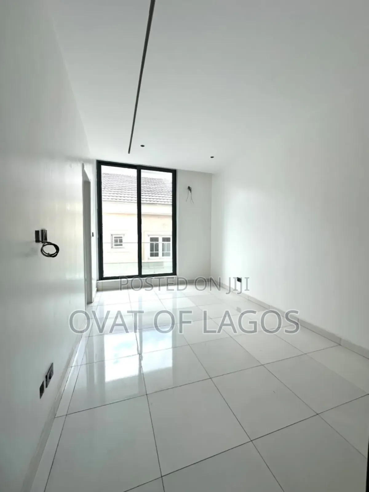 2bdrm Apartment in Lekki Phase 1 for sale