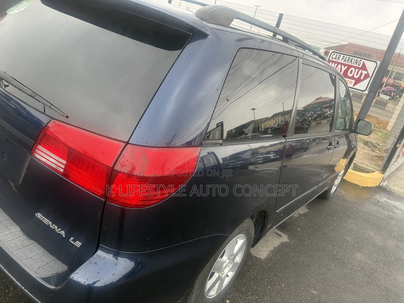 Toyota Sienna 2024 Blue