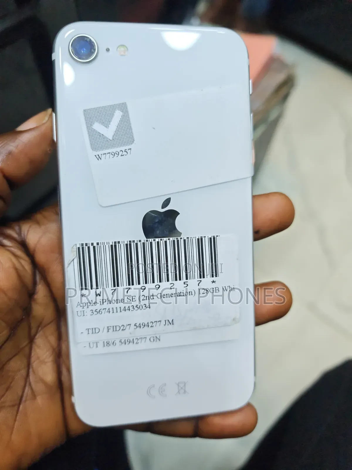 Apple iPhone SE (2020) 64 GB Black