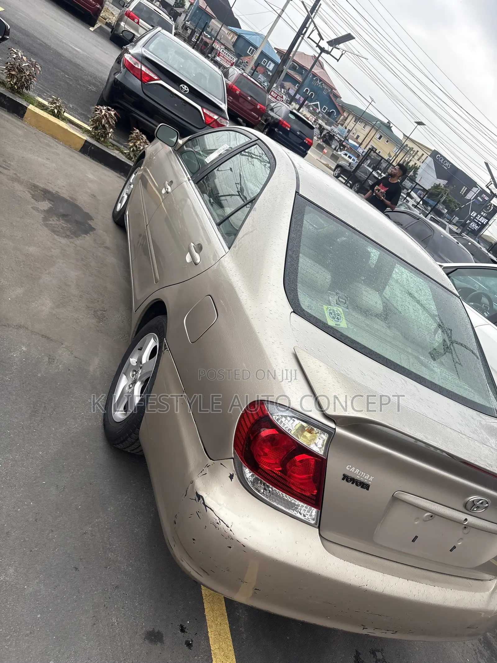 Toyota Camry SE 2026 Gold