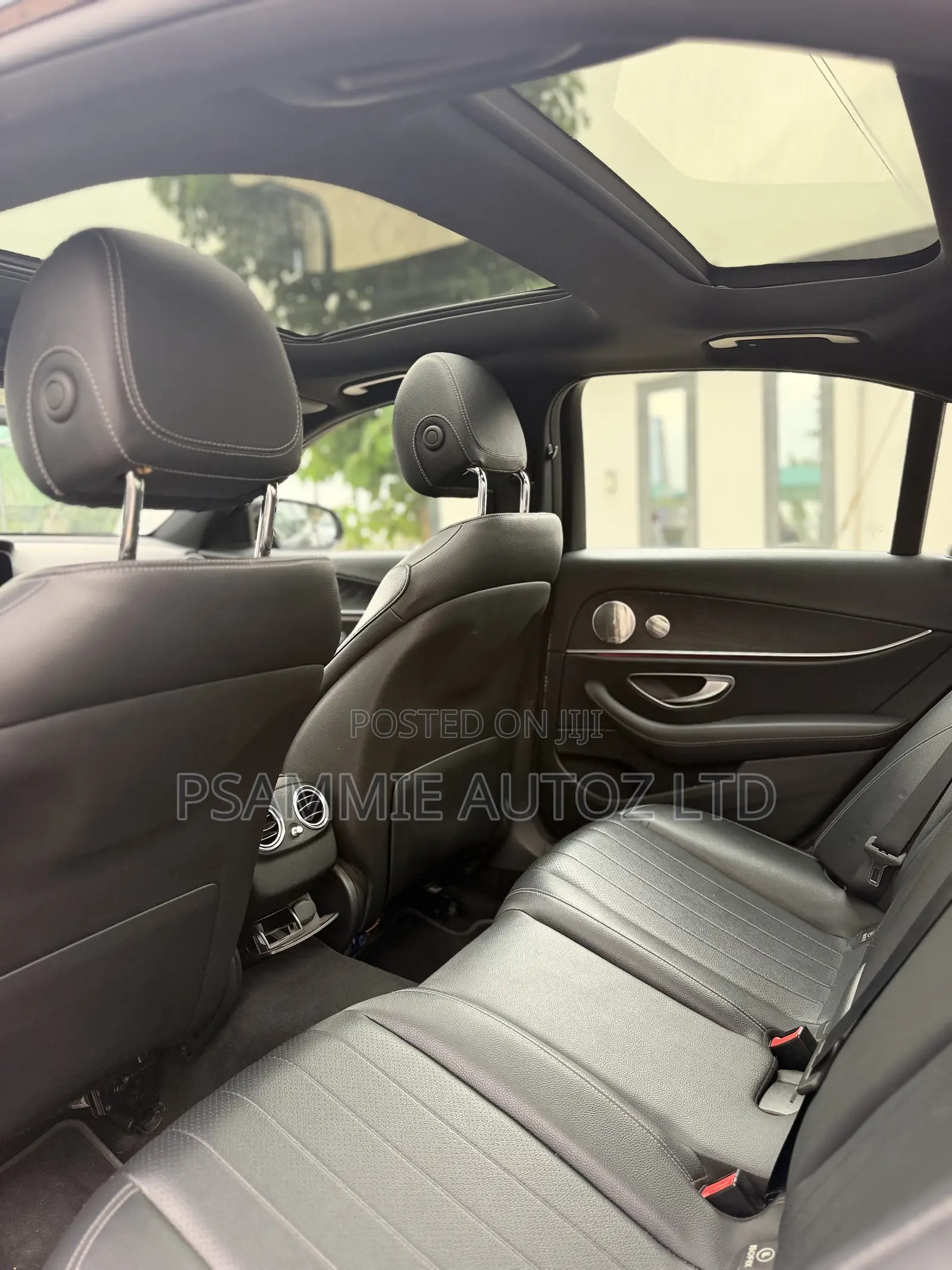 Mercedes-Benz E350 2021 Blue