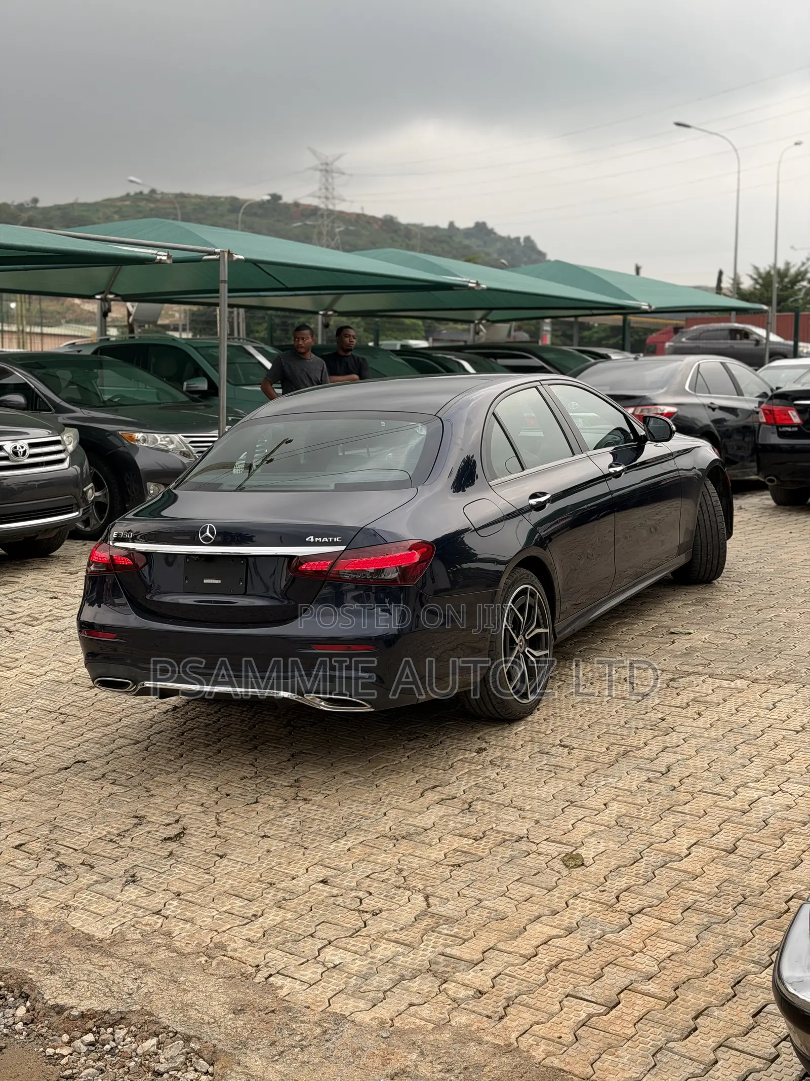 Mercedes-Benz E350 2021 Blue