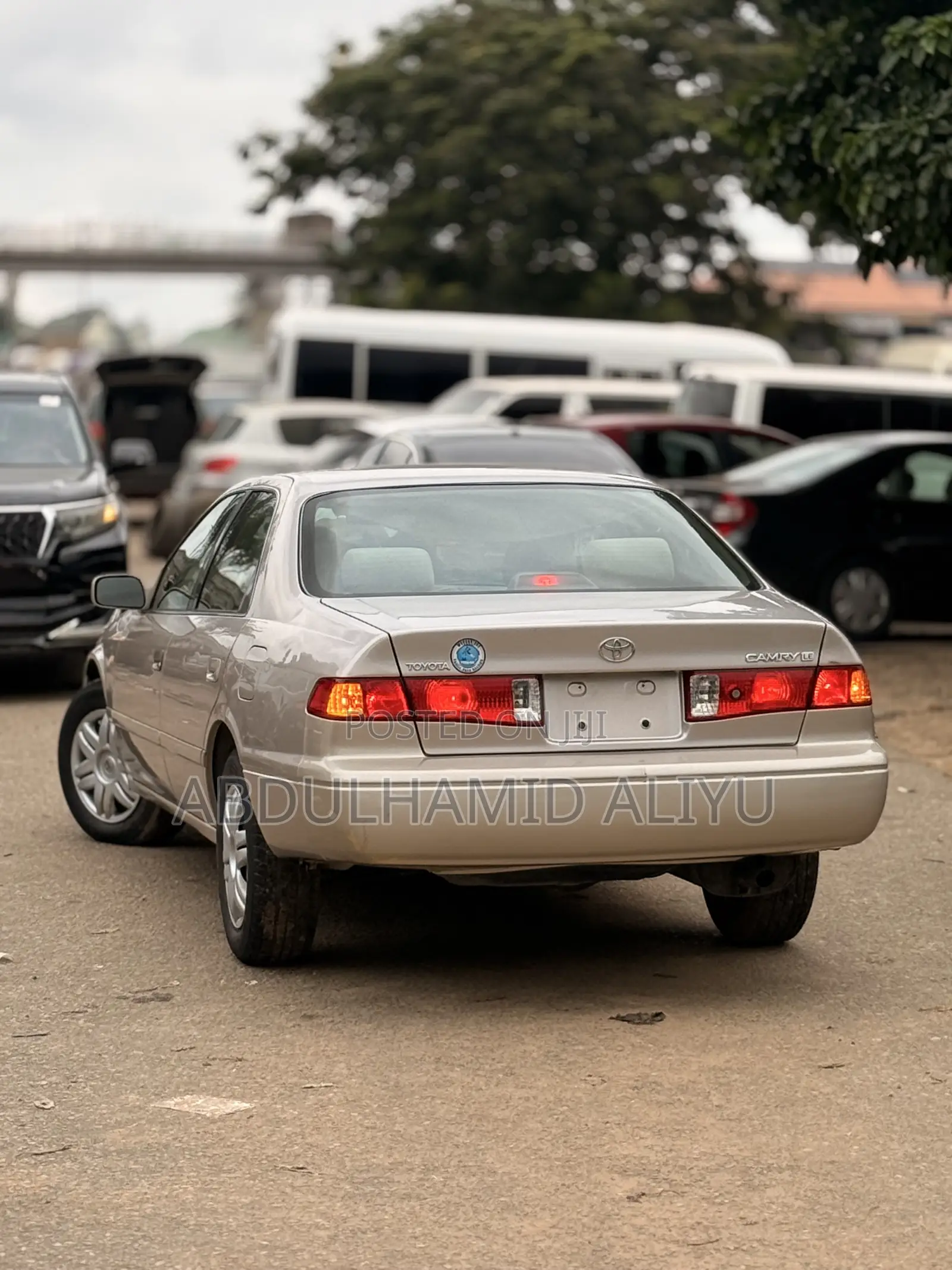 Toyota Camry LE 4dr Sedan (2.2L 4cyl 4A) 2001 Gold