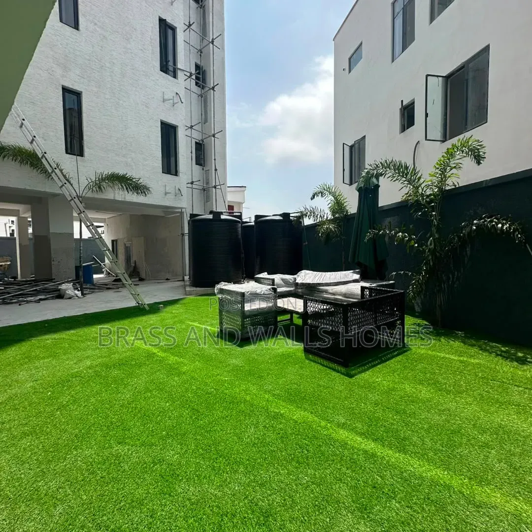Furnished 2bdrm Apartment in Lekki Phase 1 for sale