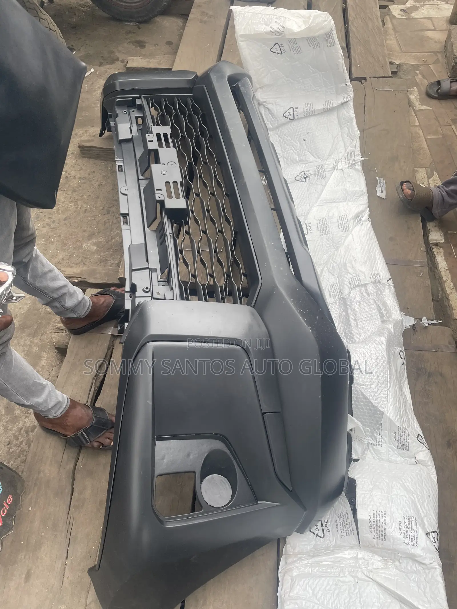 Complate Bumper Mitsubishi L200 2019 Available
