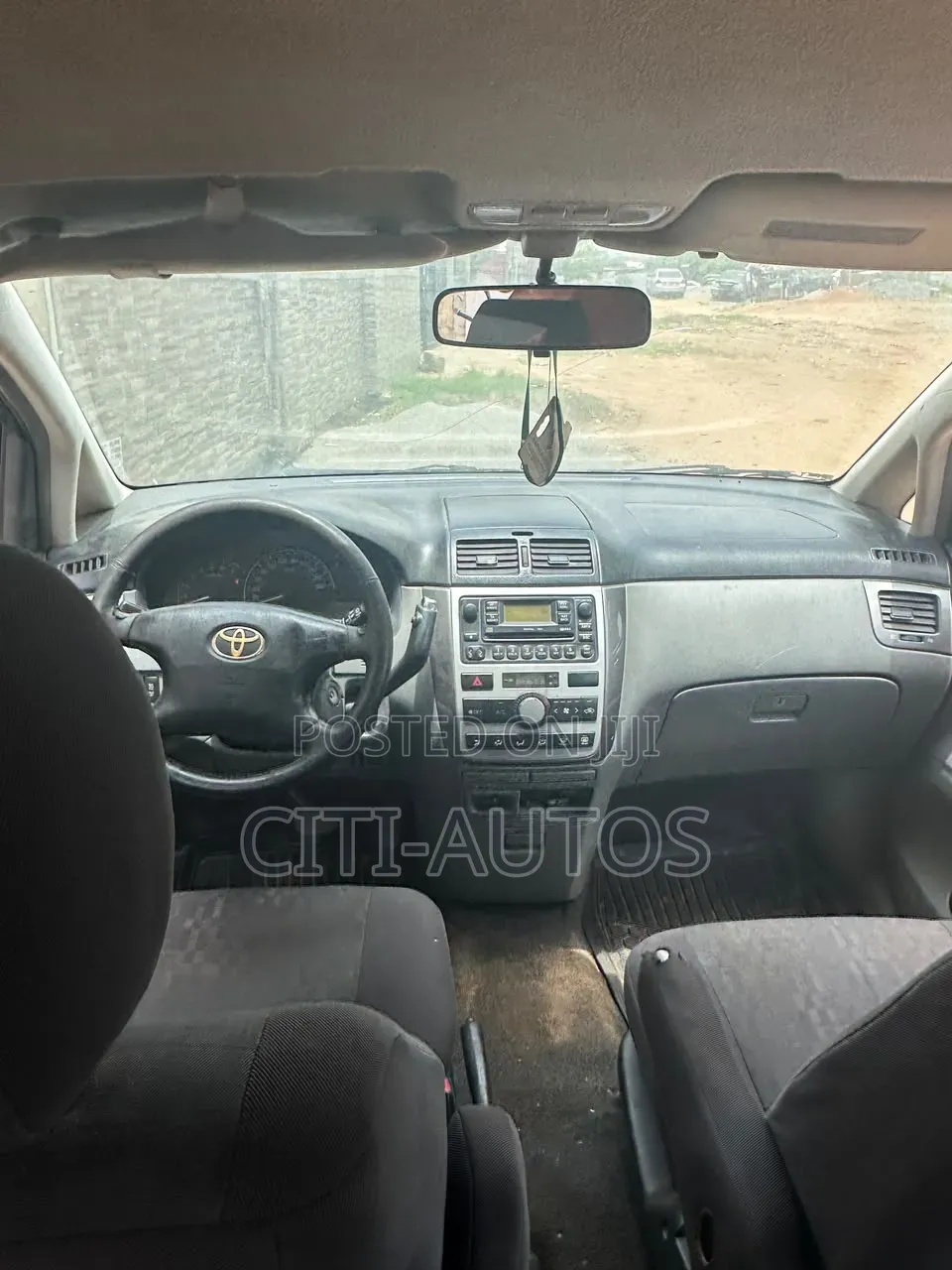 Toyota Avensis Verso 2004 Silver