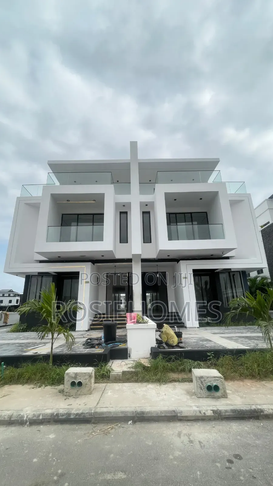 5bdrm Duplex in Ikate for sale