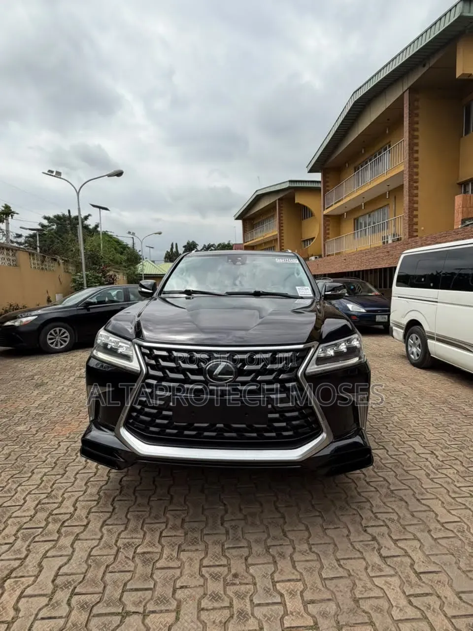 Lexus LX 570 AWD 2017 Black