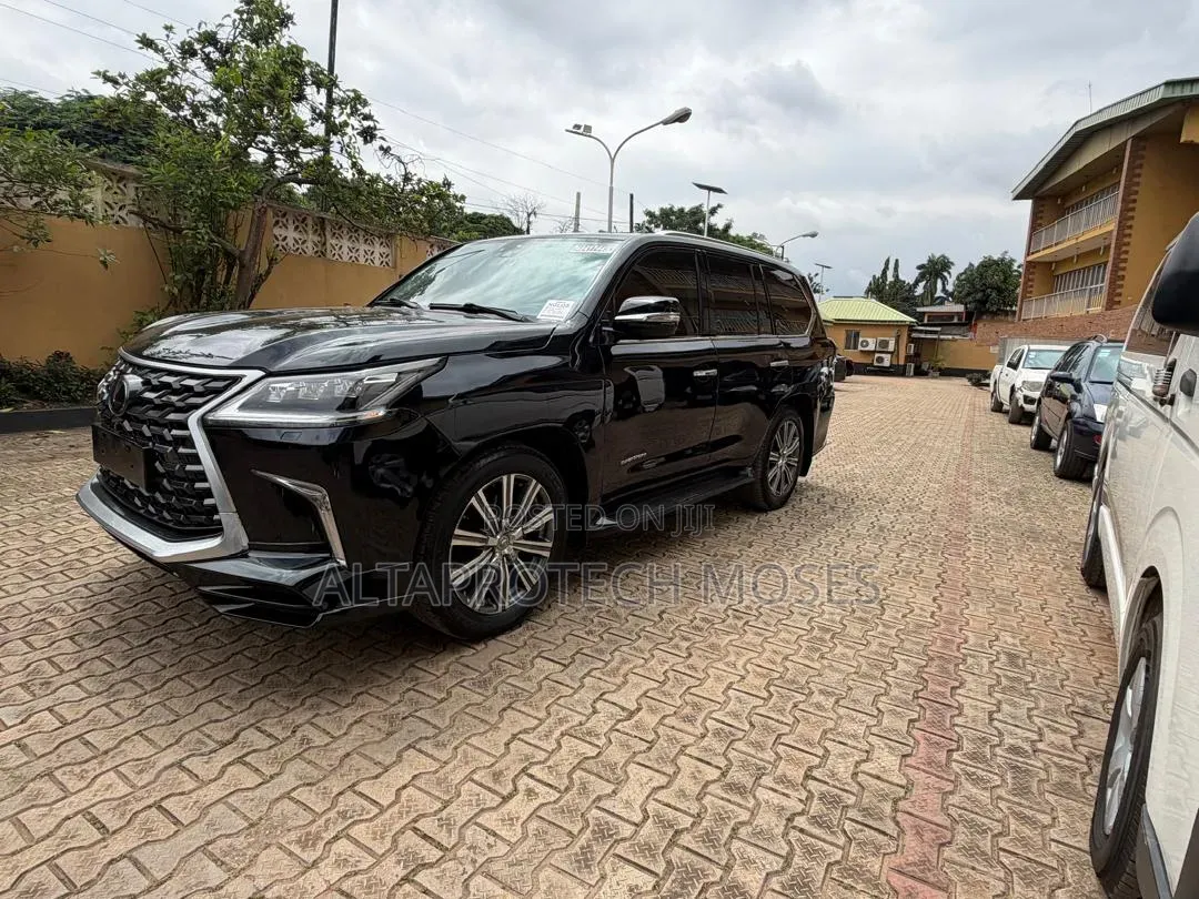 Lexus LX 570 AWD 2017 Black