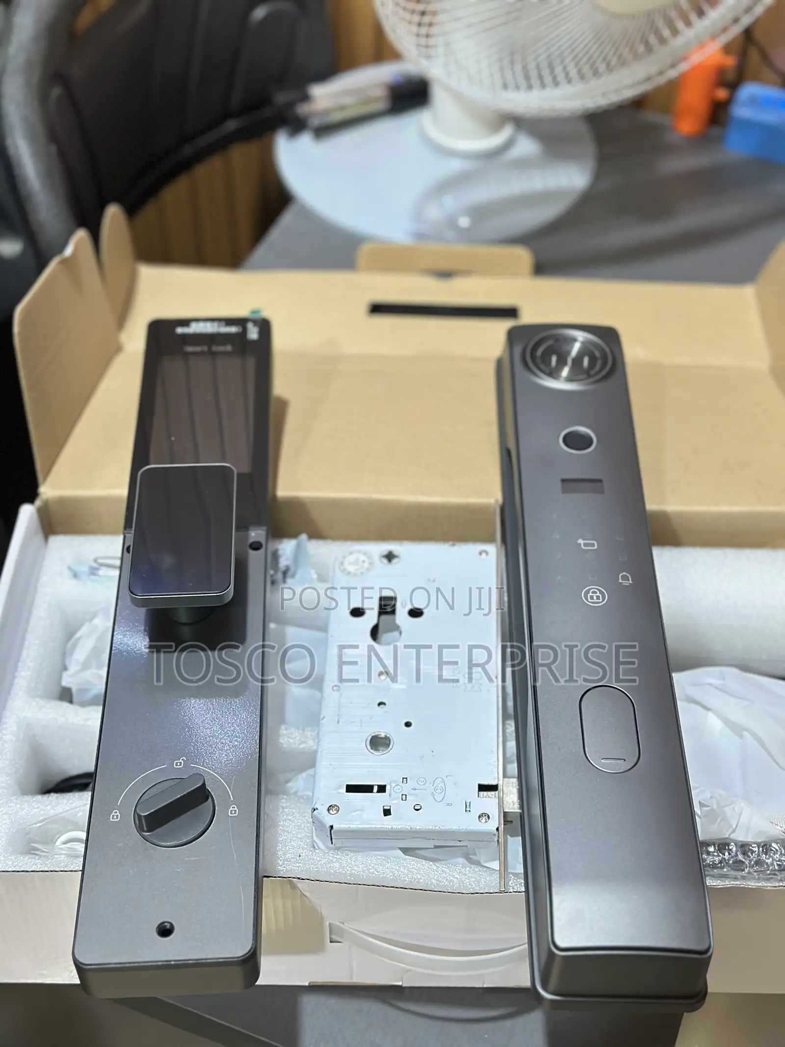 Smart Fingerprint Door Lock, Tuya App, PIN Card and Key Access.