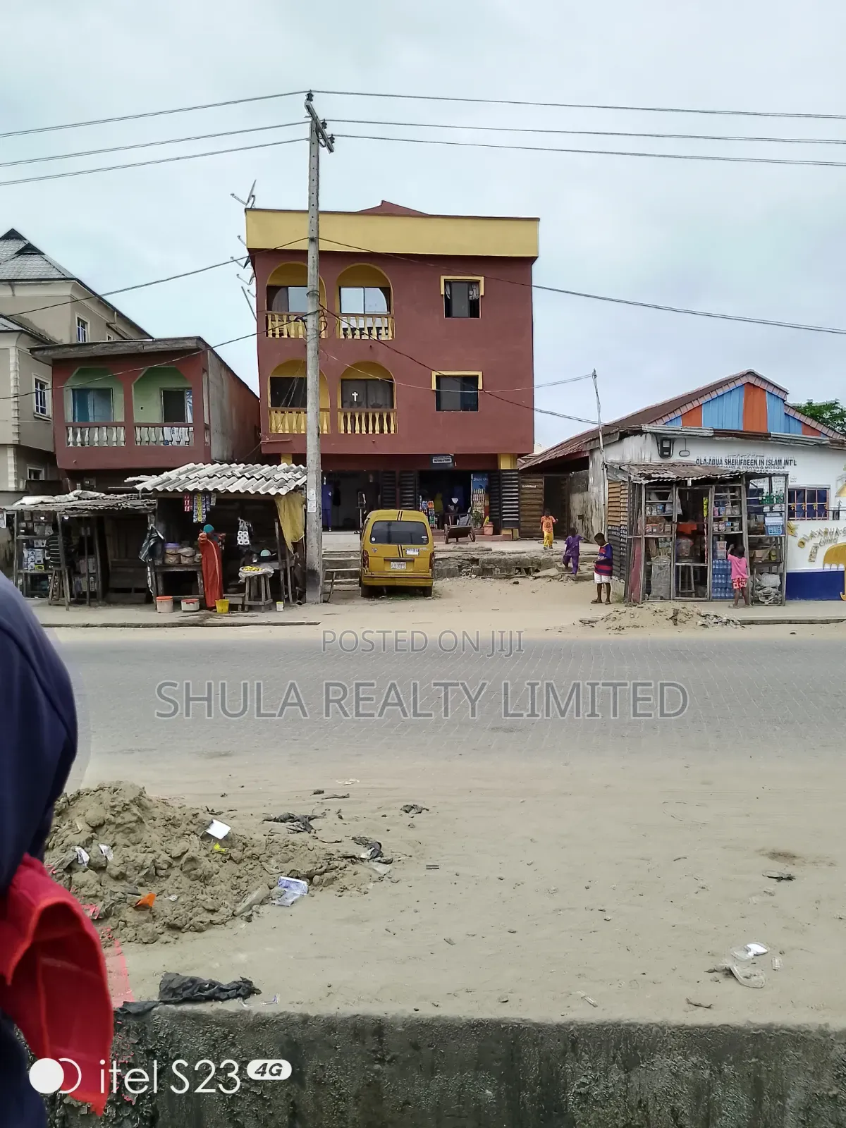 Furnished 18bdrm House in Ojo for sale